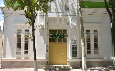

                                                                                     https://maib.md/storage/media/2016/7/22/moldova-agroindbank-a-renovat-filiala-orhei-pastrind-arhitectura-originala-a-edificiului/big-moldova-agroindbank-a-renovat-filiala-orhei-pastrind-arhitectura-originala-a-edificiului.png
                                            
                                    