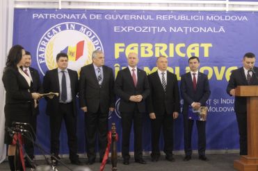 

                                                                                     https://maib.md/storage/media/2017/2/1/maib-va-prezenta-la-expozitia-fabricat-in-moldova-noi-produse-pentru-fermieri/big-maib-va-prezenta-la-expozitia-fabricat-in-moldova-noi-produse-pentru-fermieri.png
                                            
                                    