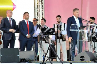 

                                                                                     https://maib.md/storage/media/2019/2/22/moldova-agroindbank-partener-de-incredere-al-sectorului-vitivinicol-1/big-moldova-agroindbank-partener-de-incredere-al-sectorului-vitivinicol-1.png
                                            
                                    