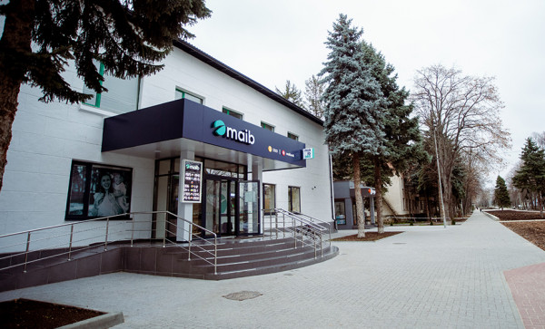 

                                                                                     https://maib.md/storage/media/2022/12/02//big-image_1669989592_jyKiw3kOYL.jpg
                                            
                                    