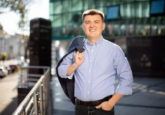 parteneri tehnică și alte bunuri